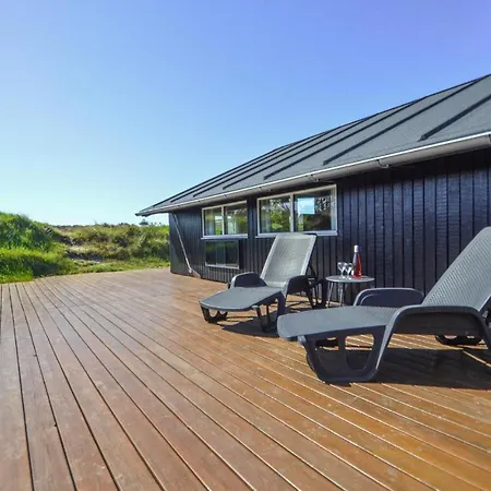 4 Bedroom Pet Friendly In Romo Holiday home *
