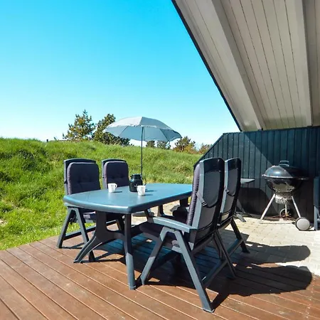 4 Bedroom Pet Friendly In Romo Holiday home